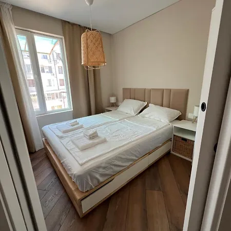 Lazur - 10min Walk To Burgas