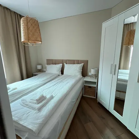 Lägenhet Lazur - 10min Walk To *