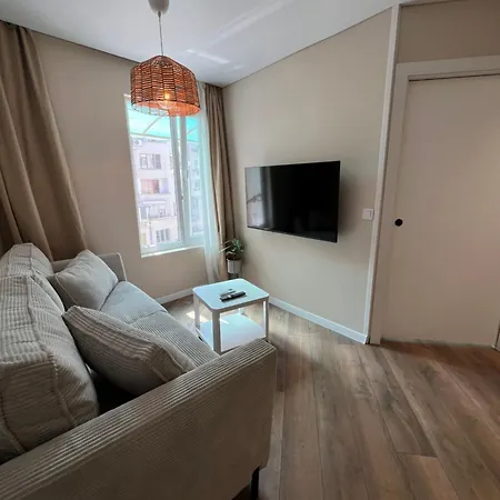 Lazur - 10min Walk To * Burgas