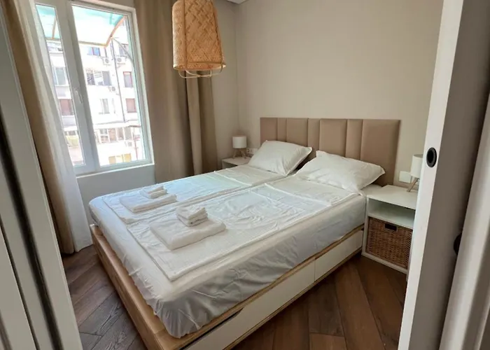 Lazur - 10min Walk To Burgas