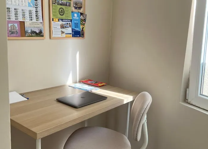 Lazur - 10min Walk To Apartamento